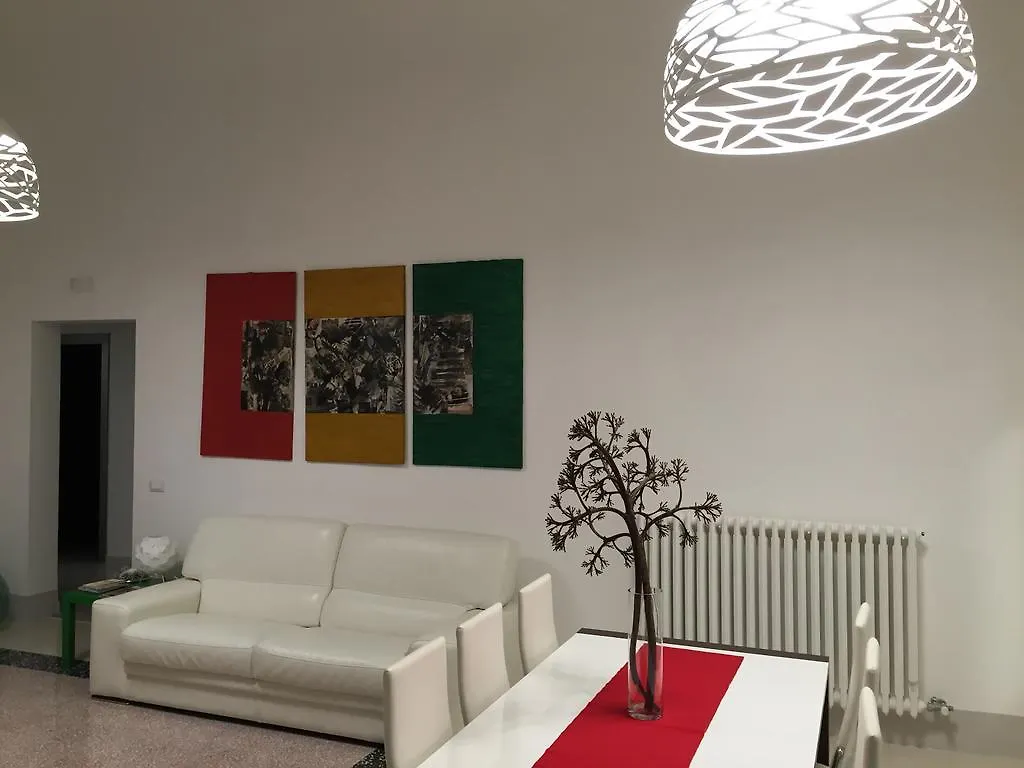 *** Bed & Breakfast B&B Le Giravolte Lecce Italy